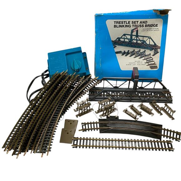 Life-Like Transformer Track Railroad Bridge & Trestle Set with Blinking Light - Picture 1 of 15